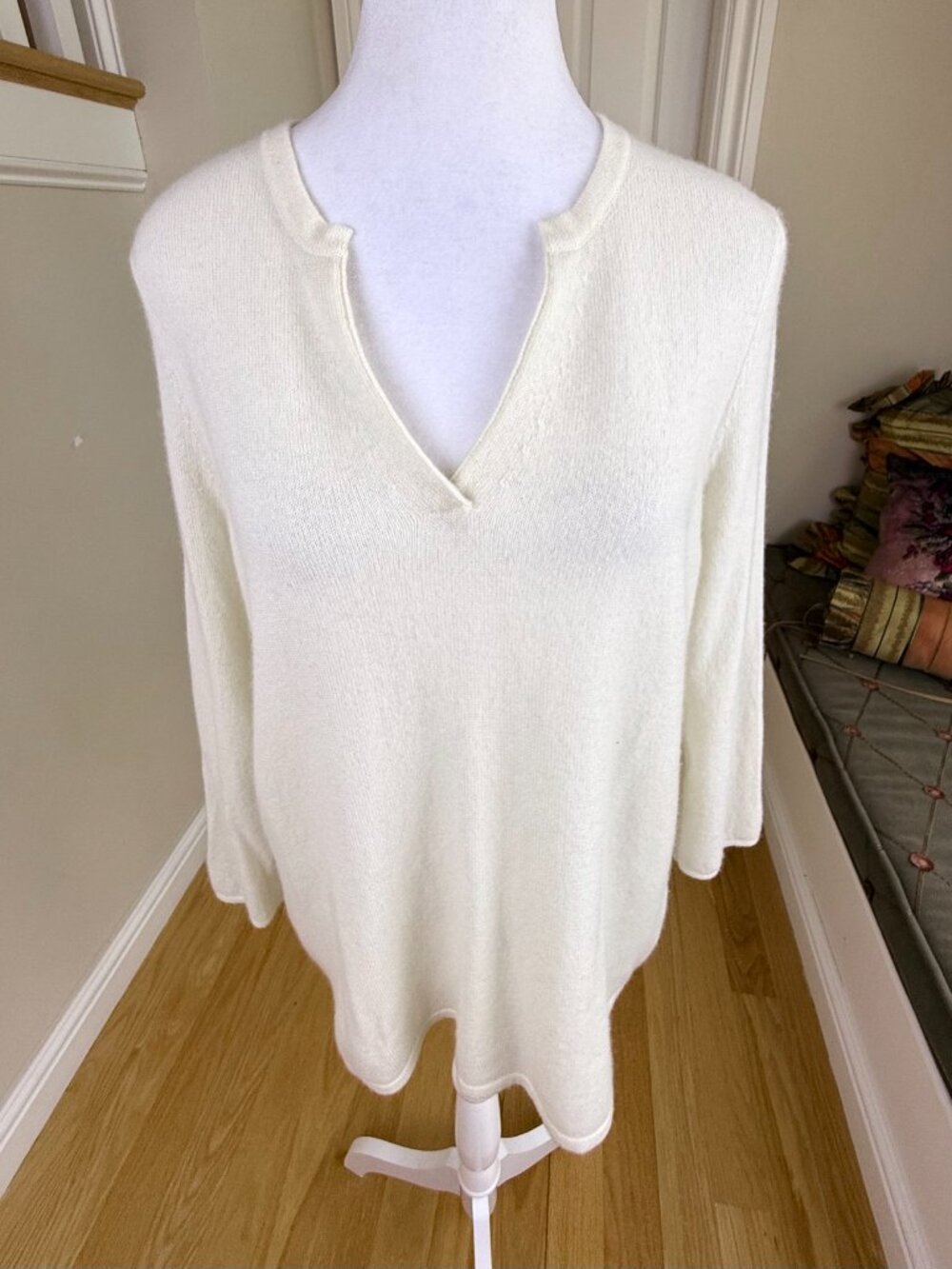 J. McLaughlin Cashmere Sweater Ivory Split Neck Minimalist (M) - Picture 2 of 9
